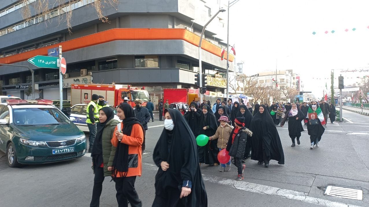 حضور مردم در راهپیمایی ۲۲ بهمن